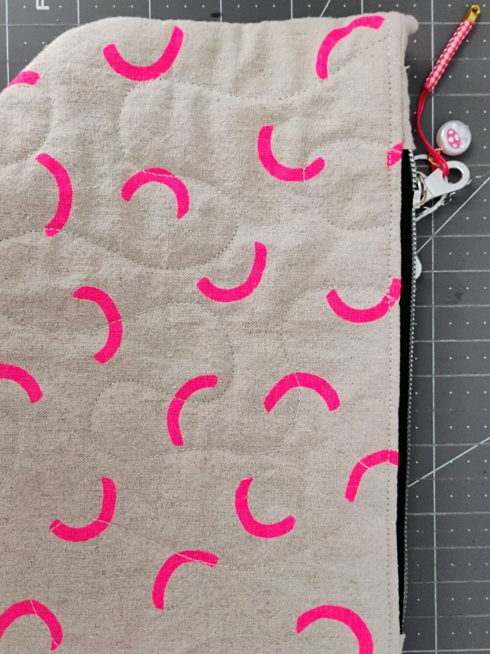 Large linen zippered pouch